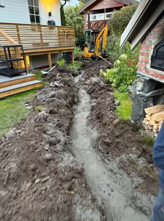 Graving av VA-ledning i hage