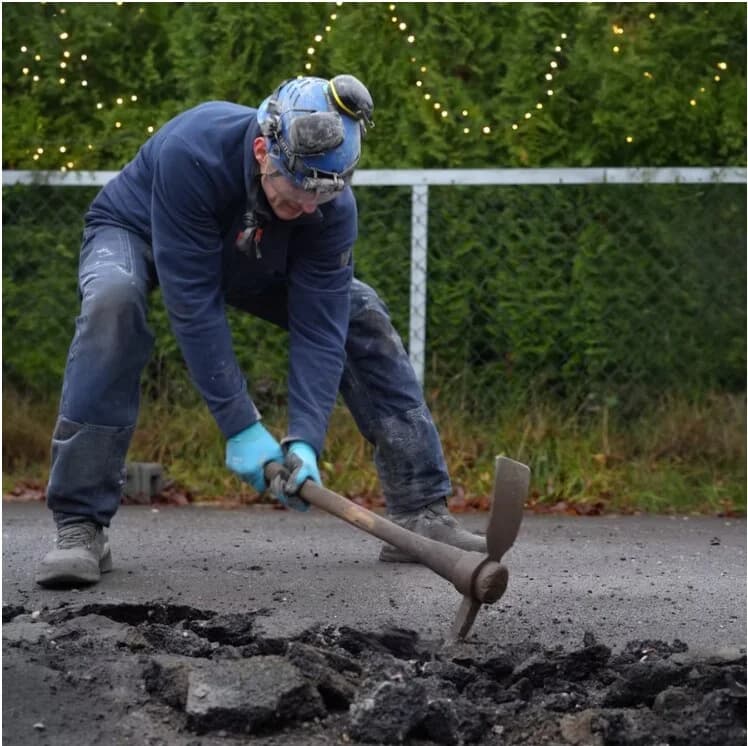 Asfaltbryting og riving